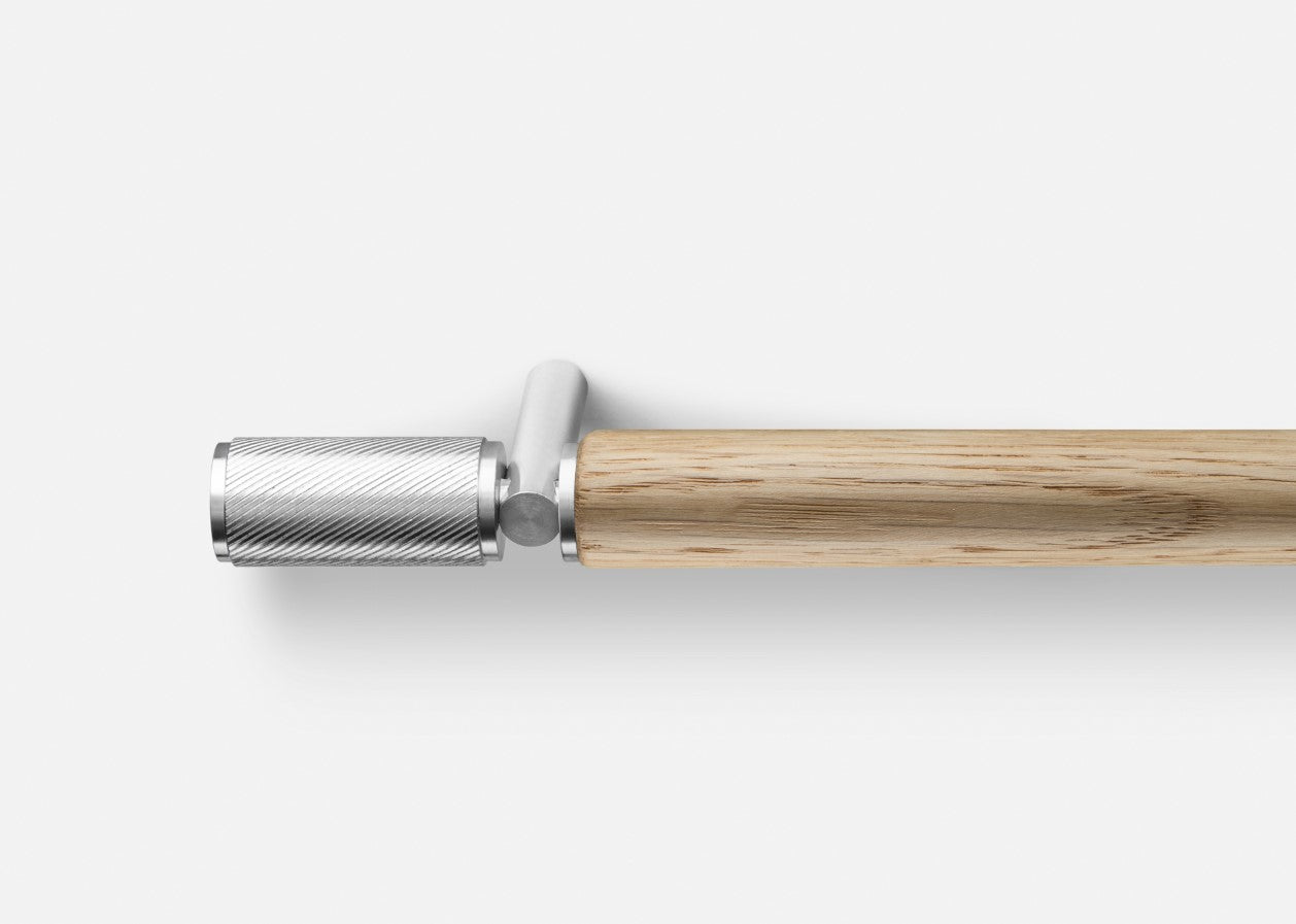 oakwoodandsilverpullbarhandle_c5806f5f-f7a0-48cd-839f-c838b881a94f